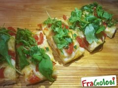 Focaccia con Taleggio, Rucola e Pomodori