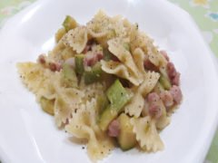 Pasta Funghi Zucchine e Pancetta