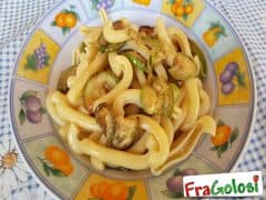 Pasta con le zucchine Fritte (Pasta chi cucuzzeddi fritti)