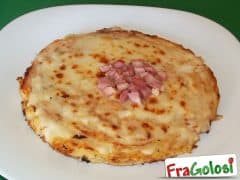 Tortino di cavolfiore con pancetta uvetta e pinoli