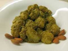 Gnocchi con Pesto di Basilico e Mandorle