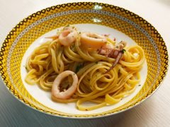 Pasta con calamari in bianco