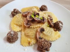 Ravioli con funghi e tartufo