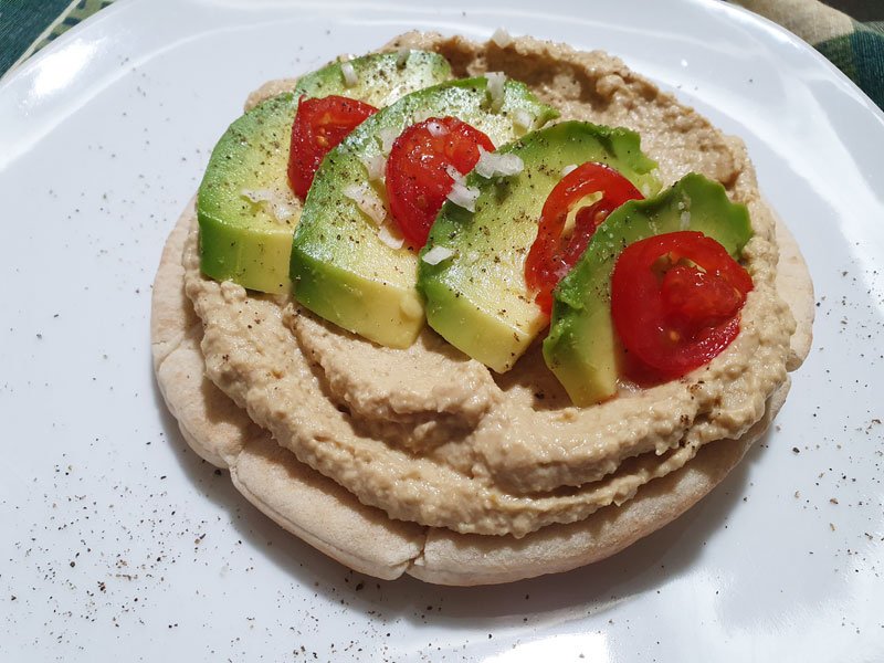 Hummus con avocado